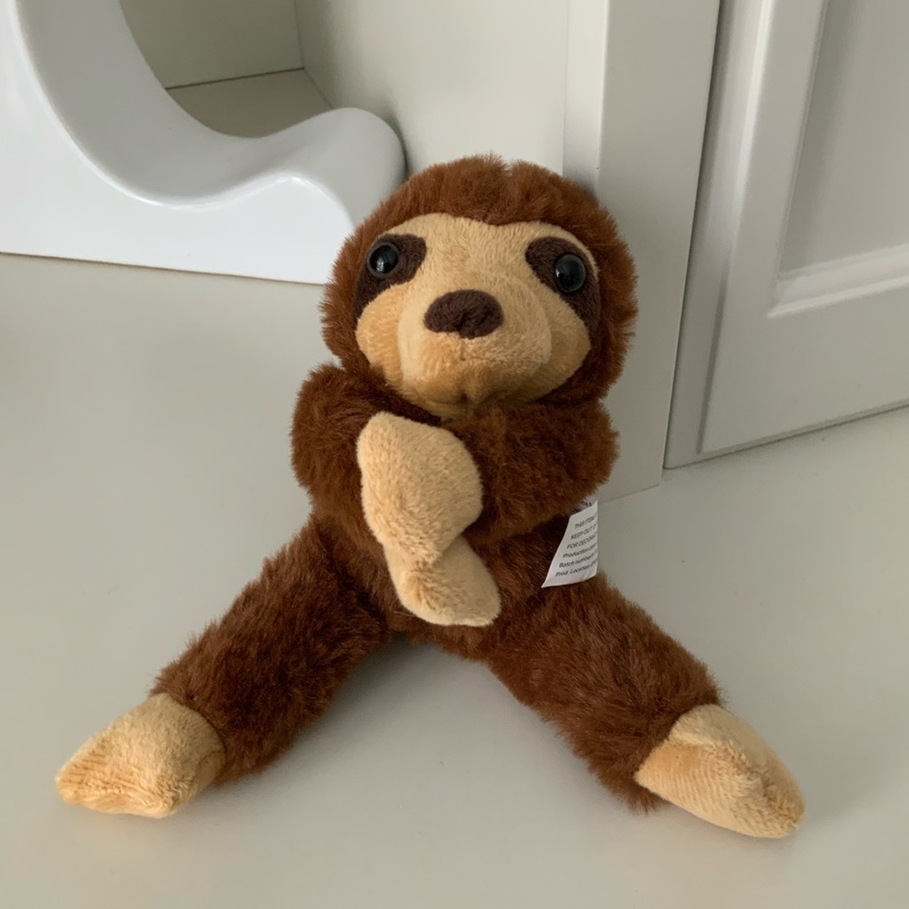 Stuffed Small Hanging Sloth Plush Stuffed Animal LIKE NEW 7.5 inch